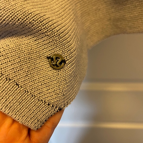 Lululemon reversible wrap - Picture 3 of 6